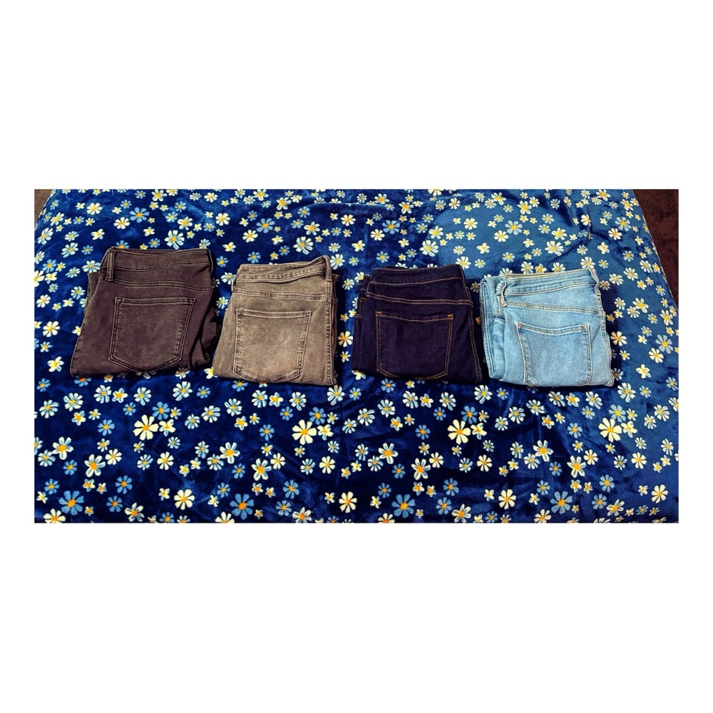 4 pairs of Old Navy Rockstar Jeans- Size 14